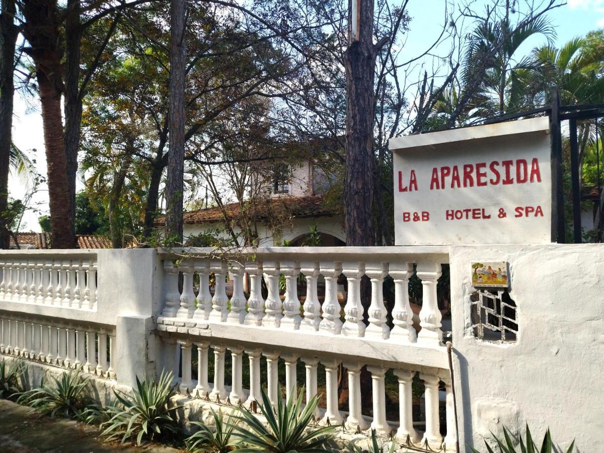Hotel La Aparesida Арегуа Экстерьер фото