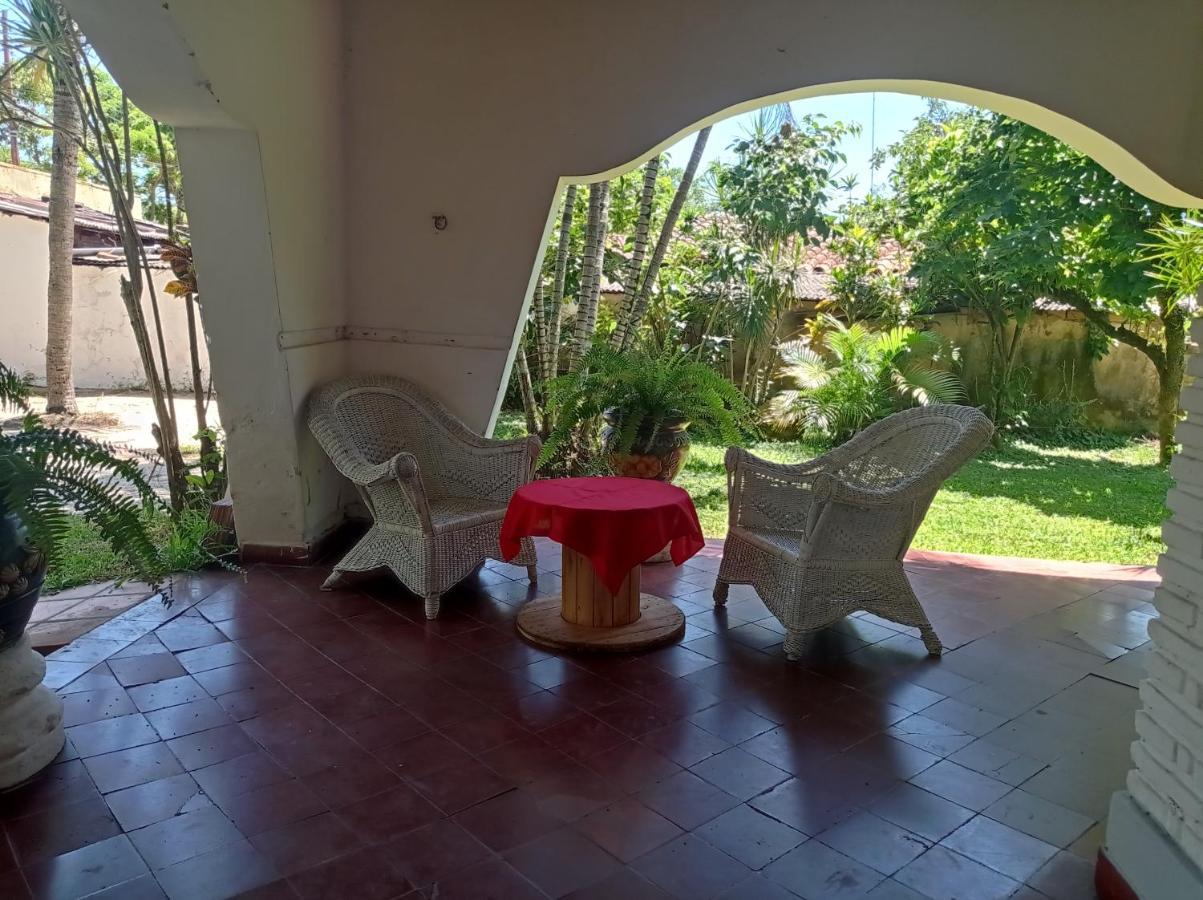 Hotel La Aparesida Арегуа Экстерьер фото